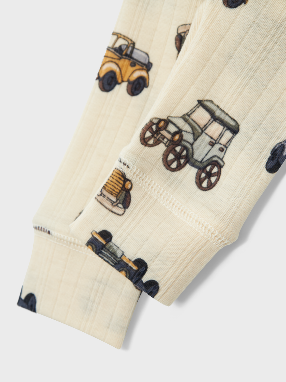 model_shot-front_full